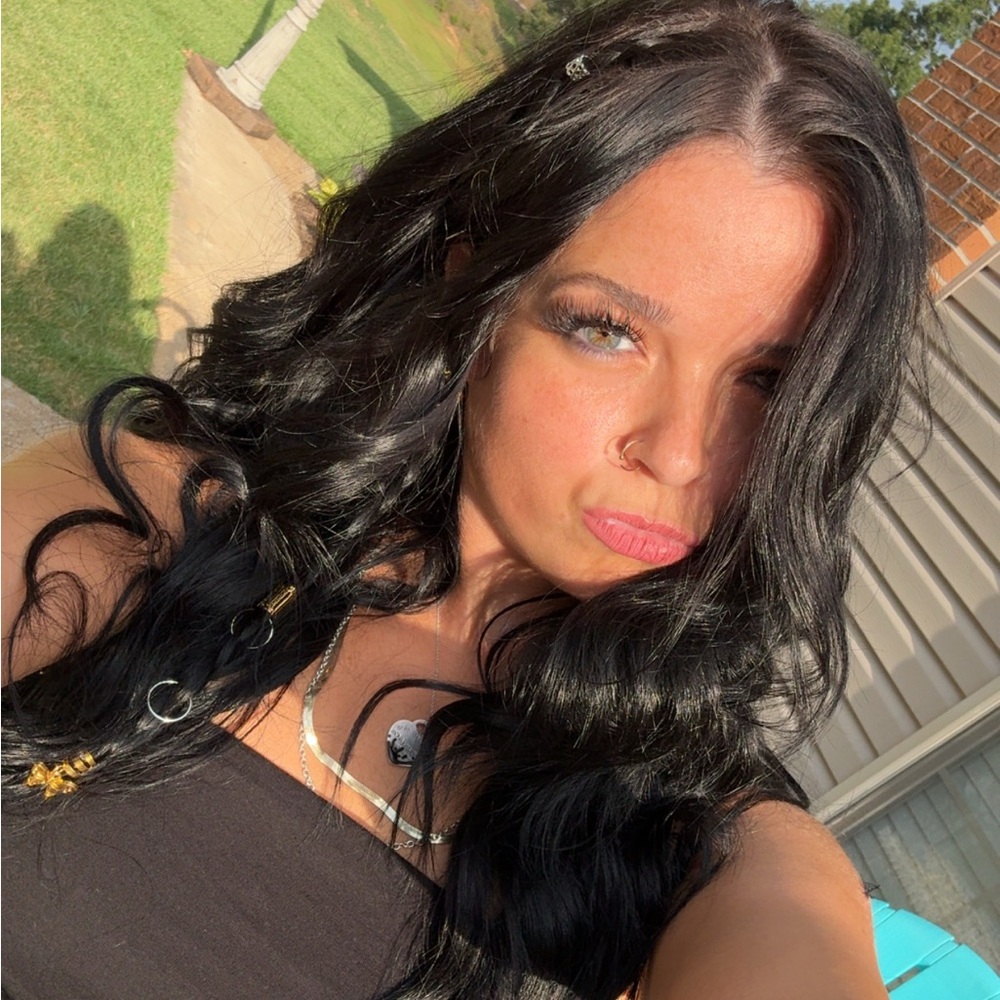 Meet your Posher, Olivia